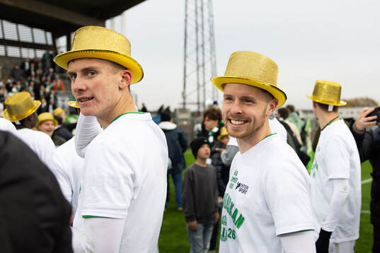 Västerås spelare jublar