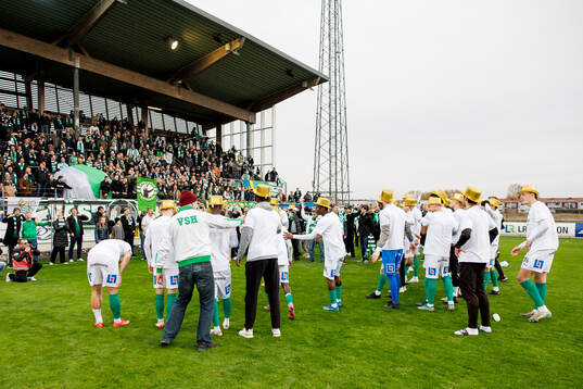 Västerås spelare jublar med publiken