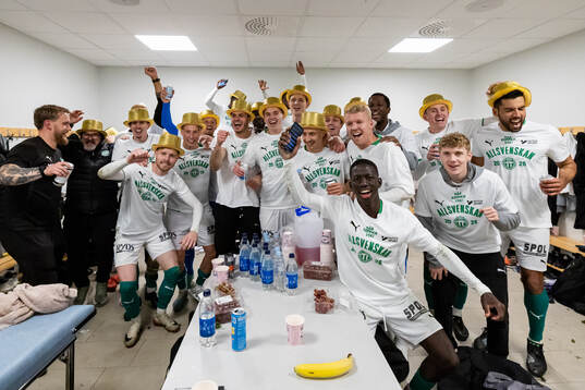 Västerås spelare jublar