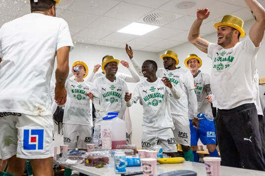 Västerås spelare jublar