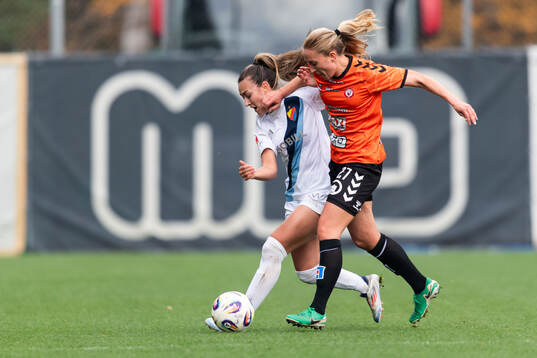 Djurgårdens Lucia Duras och Kristianstads Viktoria Persson