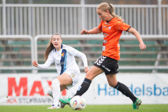 Djurgårdens Lucia Duras och Kristianstads Lucy Roberts