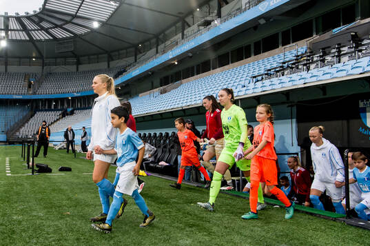 Malmö FFs Nellie Lilja och målvakt Moa Öhman