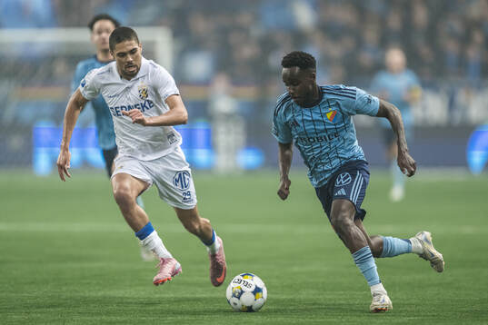 IFK Göteborgs Thomas Santos och Djurgårdens Tokmac Nguen