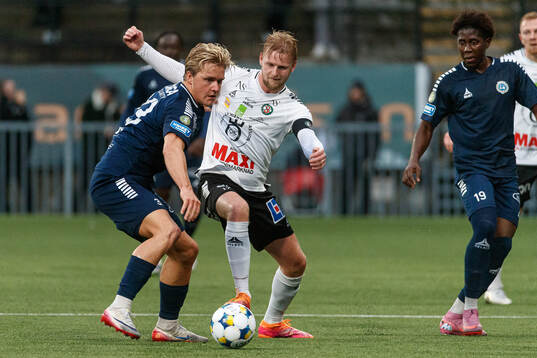 Utsiktens Sebastian Lagerlund och Örebros Karl Holmberg