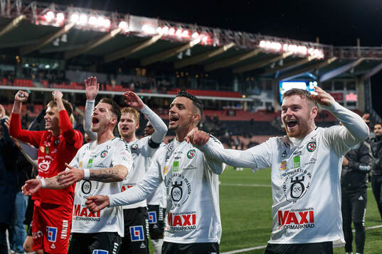 Örebros målvakt Jakub Ojrzynski, Samuel Kroon, Ahmed