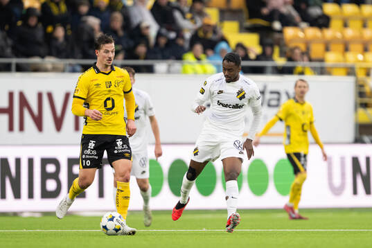 Elfsborgs Simon Olsson och AIKs Abdihakin Ali