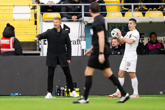 AIKs tränare Mikkjal Thomassen