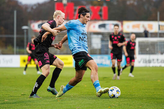 Halmstads André Boman och Brommapojkarnas Kevin Ackermann