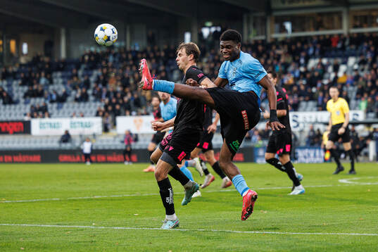 Halmstads Filip Schyberg och Brommapojkarnas Ezekiel Alladoh