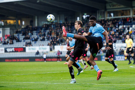 Halmstads Filip Schyberg och Brommapojkarnas Ezekiel Alladoh