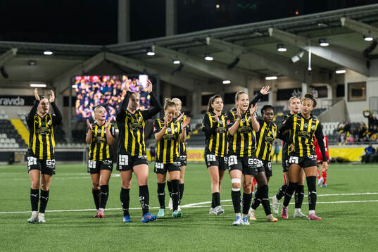 Häckens Anna Anvegård jublar