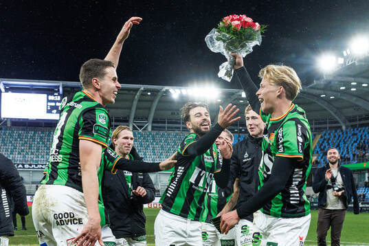 GAIS Oskar Ågren och Rasmus Niklasson Petrovic jublar