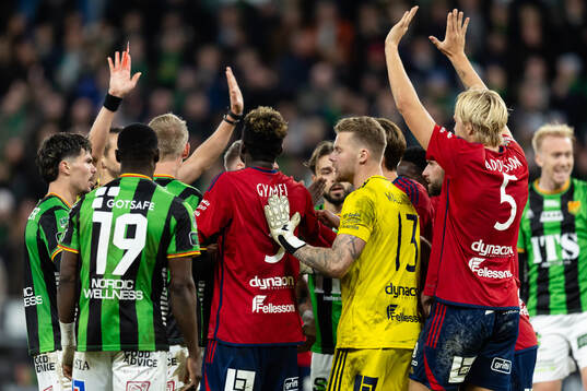 GAIS spelare reagerar på Östers Mattis Adolfsson