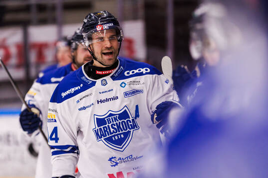 Karlskogas Henrik Björklund jublar