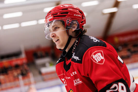 Almtunas Lukas Smith jublar