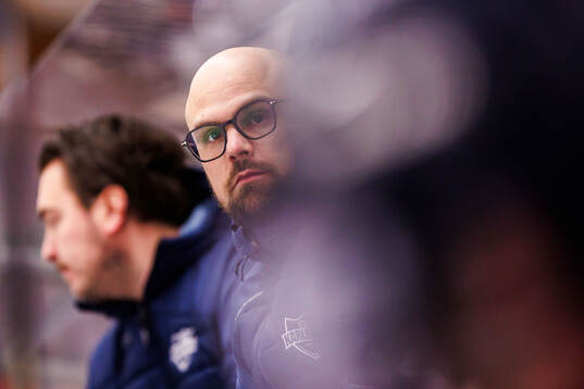 Karlskogas tränare Dennis Hall