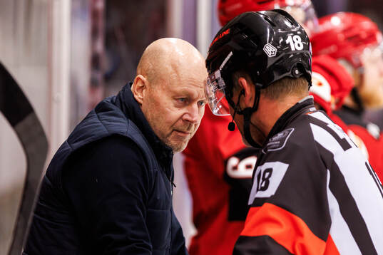 Almtunas tränare Marcus Ragnarsson och Domare Mikael Nord