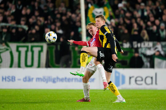 Degerfors Santeri Haarala och Hammarbys Frederik Winther