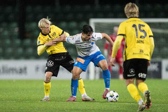 Mjällbys Romeo Leandersson och Värnamos Mohammad