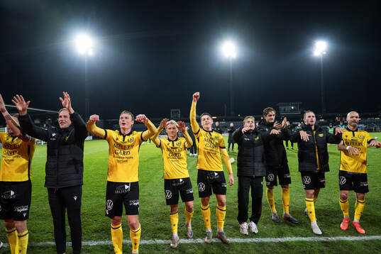 Mjällbys spelare jublar