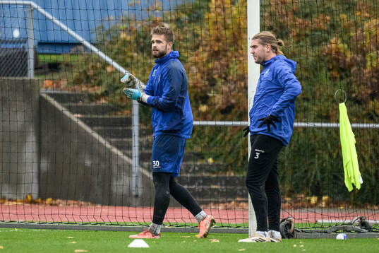 Målvakt Victor Astor och Charlie Weberg