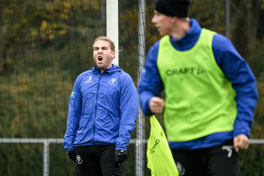 Charlie Weberg reagerar