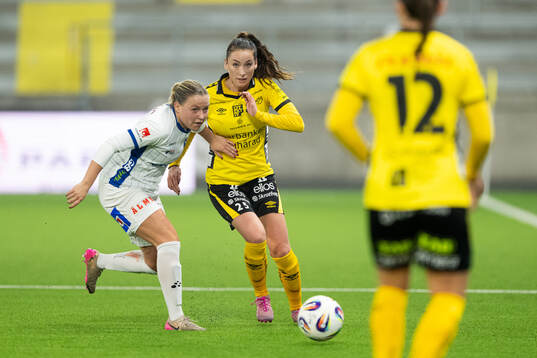 Växjö DFFs Elvira Hammarbäck och Elfsborgs Izabella