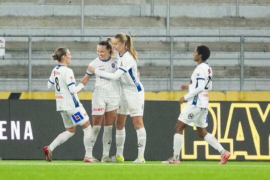 Växjö DFFs Larkin Russel jublar