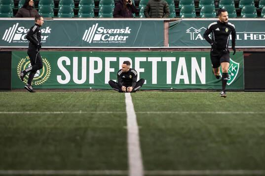 Assisterande domare Elis Kvrgic och Domare Jasmin Svraka