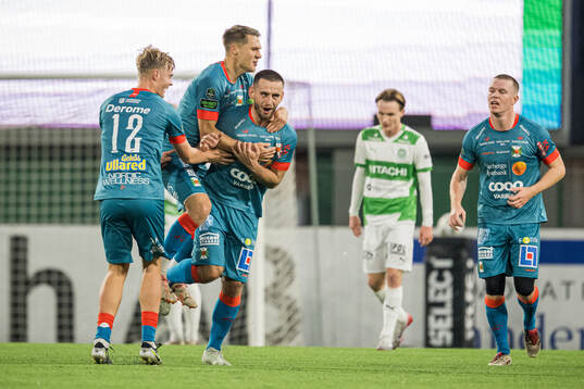 Varbergs Erion Sadiku jublar