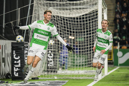 Västerås Mikkel Ladefoged jublar