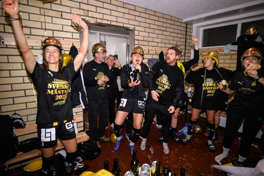 Häckens Paulina Nyström jublar i omklädningsrummet