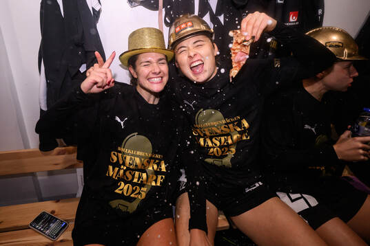 Häckens Paulina Nyström jublar i omklädningsrummet