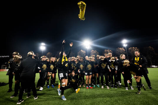 Häckens Anna Anvegård jublar