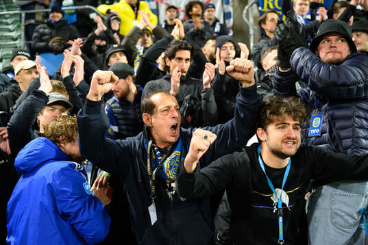 GIF Sundsvalls Pontus Engblom och Pontus Engblom hyllas av