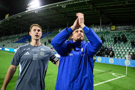 GIF Sundsvalls Pontus Engblom och målvakt Jonas Olsson