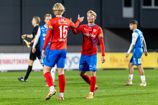 Helsingborgs Ture Görefält och Alvin Nordin jublar