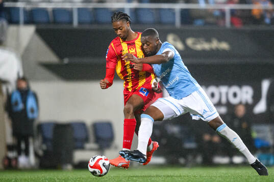 Örebro Syrianskas Charles Sampson och Gefles Pascal Simba