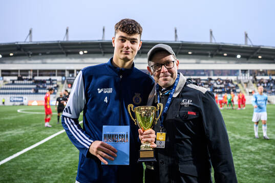 Gefles Theodor Hansemon tilldelas pris