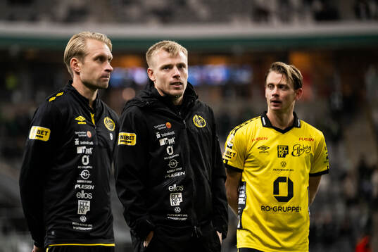 Elfsborgs Johan Larsson, målvakt Isak Pettersson och Simon