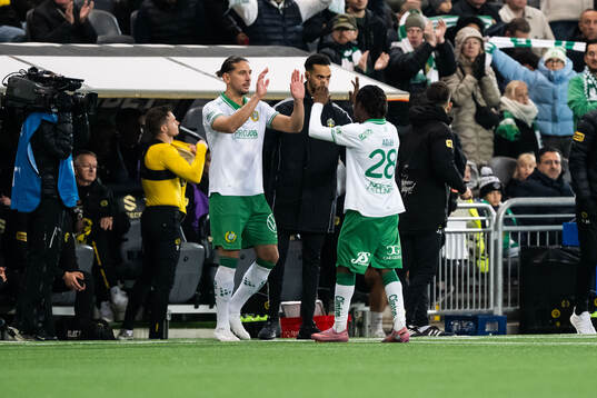 Hammarbys Nikola Vasic och Frank Junior Adjei