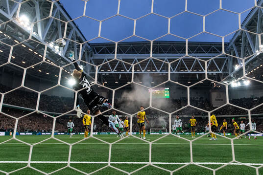 Hammarbys Frank Junior Adjei gör 0-1 bakom Elfsborgs