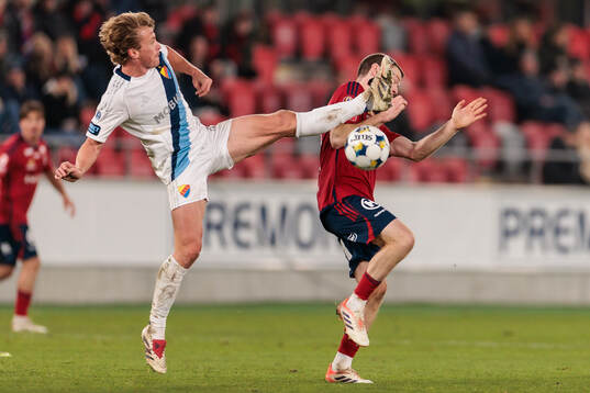 Djurgårdens Rasmus Schuller och Östers Daniel Ljung