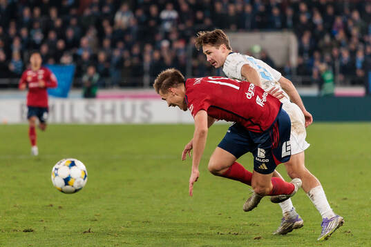 Östers Matias Tamminen faller