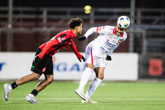 Degerfors Leon Hien och Brommapojkarnas Sion Oppong