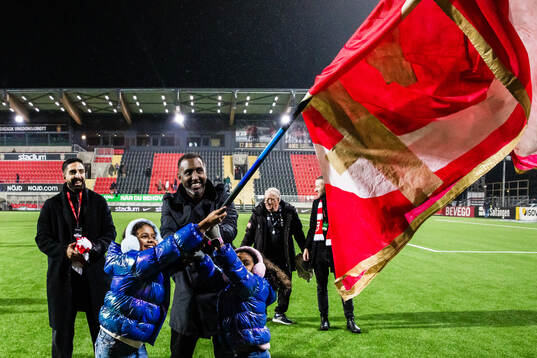 Degerfors tränare Henok Goitom jublar