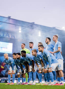 Malmö FFs spelare ställer upp för lagbild