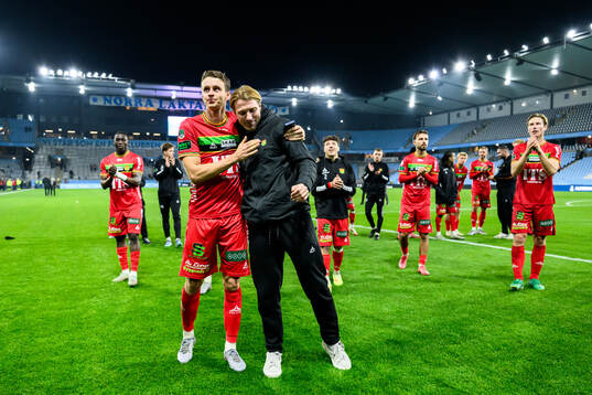 GAIS Oskar Ågren och August Wängberg jublar