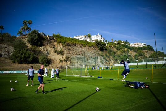 Goalkeeper coach Linus Kandolin with goalkeepers Kristoffer